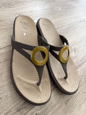 CROCS Women's Brown & Beige Thong Sandal with Gold Ring Accent